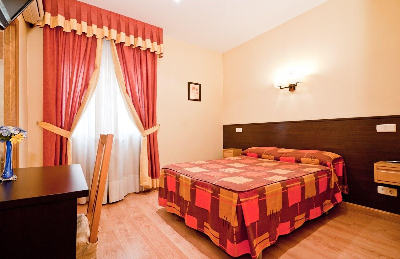 Hostal Las Cortes Madrid Kültér fotó